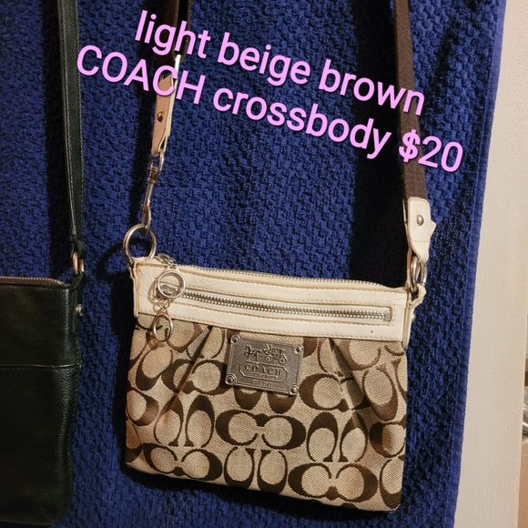 Multiple purses most are $15-25 - Picture 2 of 16